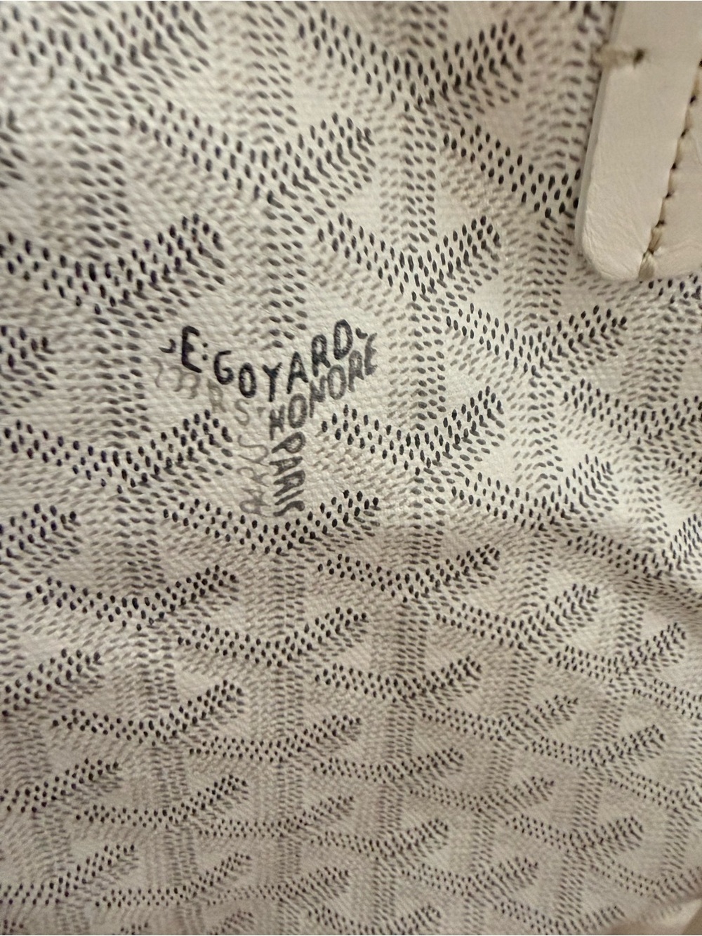 Goyard -White Chevron St Louis GM Tote with Pouch w/COA - Picture 8 of 12